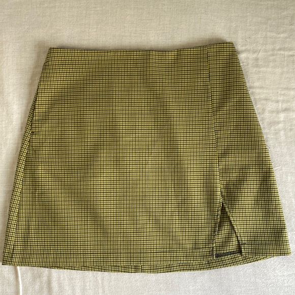 Urban Outfitters Plaid Skirt with Pockets - Picture 1 of 7